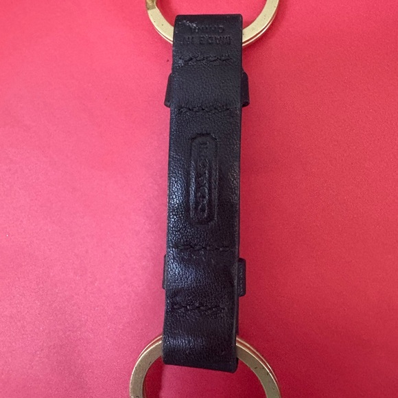UNIQUE RARE COACH Elegant Black Leather Keychain with Gold Accents - Picture 4 of 5